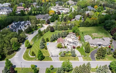 76 Forest Heights Boulevard Vaughan ON L0J 1C0
