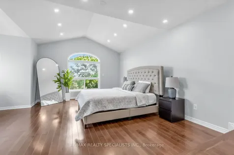 248 Hoover Park Drive Whitchurch-stouffville ON L4A 1L1