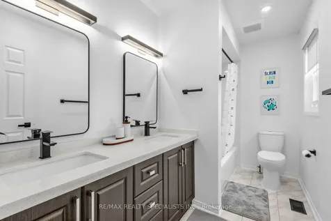 248 Hoover Park Drive Whitchurch-stouffville ON L4A 1L1