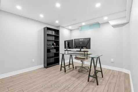 248 Hoover Park Drive Whitchurch-stouffville ON L4A 1L1