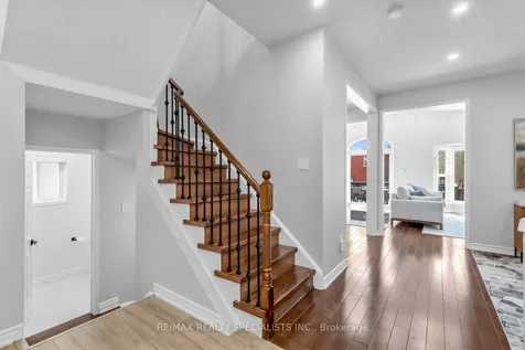 248 Hoover Park Drive Whitchurch-stouffville ON L4A 1L1