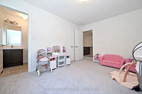 9 Valleo Street Georgina ON L4P 0J8