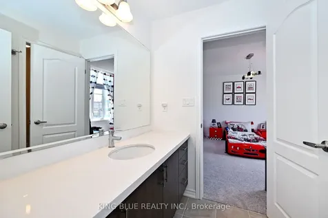 9 Valleo Street Georgina ON L4P 0J8