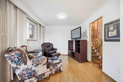 554 Woodbridge Avenue Vaughan ON L4L 2T5