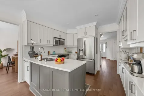 682 Leslie Valley Drive Newmarket ON L3Y 7J5