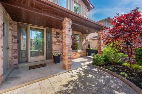 682 Leslie Valley Drive Newmarket ON L3Y 7J5