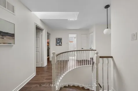 682 Leslie Valley Drive Newmarket ON L3Y 7J5