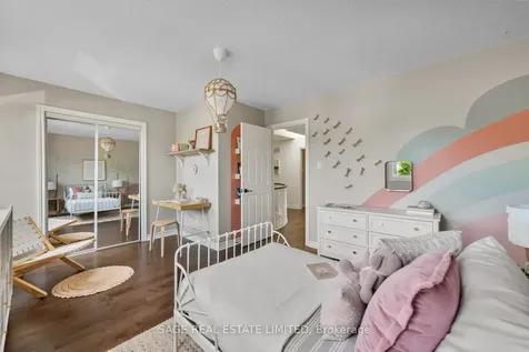 682 Leslie Valley Drive Newmarket ON L3Y 7J5