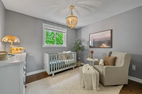 682 Leslie Valley Drive Newmarket ON L3Y 7J5