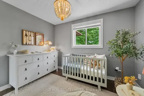 682 Leslie Valley Drive Newmarket ON L3Y 7J5