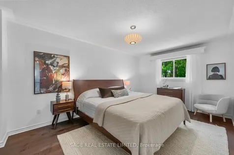 682 Leslie Valley Drive Newmarket ON L3Y 7J5
