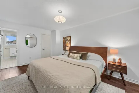 682 Leslie Valley Drive Newmarket ON L3Y 7J5