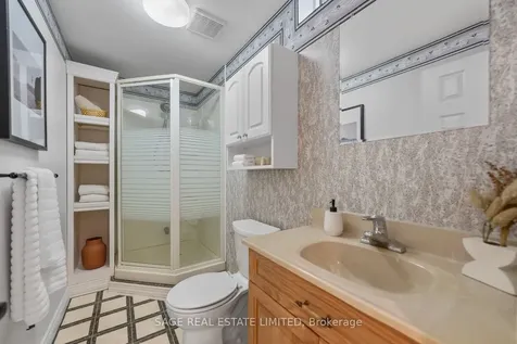 682 Leslie Valley Drive Newmarket ON L3Y 7J5