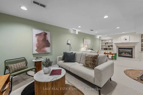 682 Leslie Valley Drive Newmarket ON L3Y 7J5