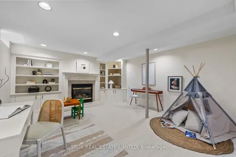 682 Leslie Valley Drive Newmarket ON L3Y 7J5