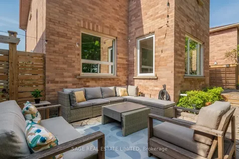 682 Leslie Valley Drive Newmarket ON L3Y 7J5