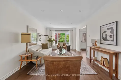 682 Leslie Valley Drive Newmarket ON L3Y 7J5