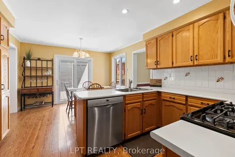 112 Doris Crescent Newmarket ON L3Y 7V5