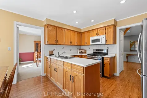 112 Doris Crescent Newmarket ON L3Y 7V5