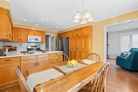 112 Doris Crescent Newmarket ON L3Y 7V5