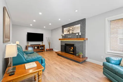 112 Doris Crescent Newmarket ON L3Y 7V5