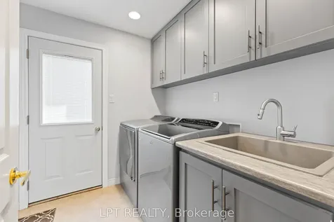 112 Doris Crescent Newmarket ON L3Y 7V5