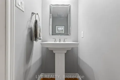112 Doris Crescent Newmarket ON L3Y 7V5