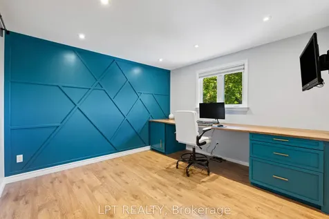 112 Doris Crescent Newmarket ON L3Y 7V5