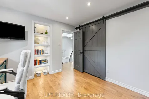 112 Doris Crescent Newmarket ON L3Y 7V5