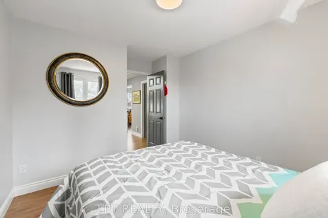 112 Doris Crescent Newmarket ON L3Y 7V5