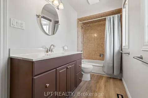 112 Doris Crescent Newmarket ON L3Y 7V5