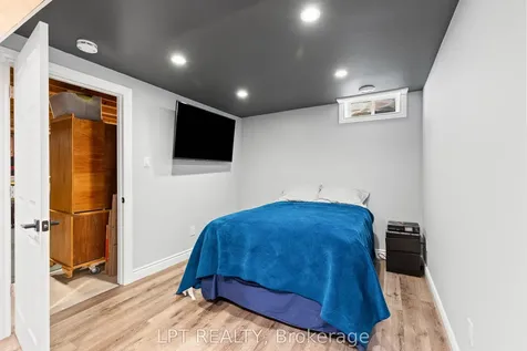 112 Doris Crescent Newmarket ON L3Y 7V5