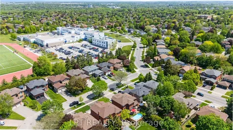 112 Doris Crescent Newmarket ON L3Y 7V5