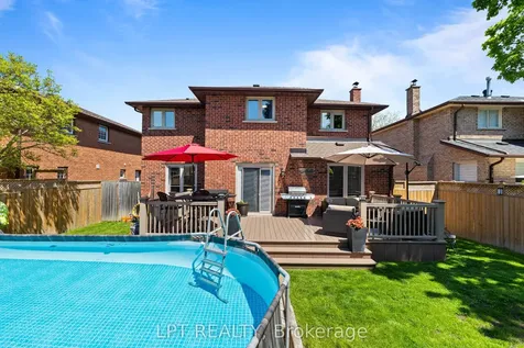 112 Doris Crescent Newmarket ON L3Y 7V5