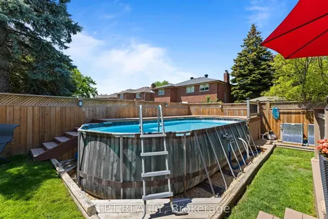 112 Doris Crescent Newmarket ON L3Y 7V5