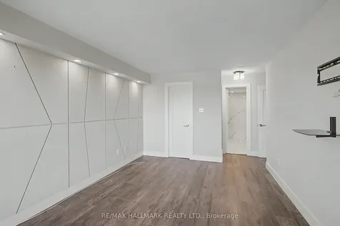 1 Clark Avenue W Vaughan ON L4J 7Y6