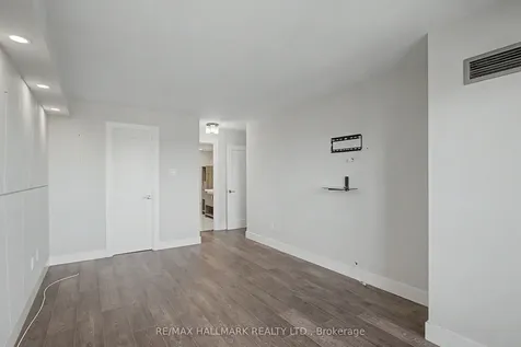 1 Clark Avenue W Vaughan ON L4J 7Y6