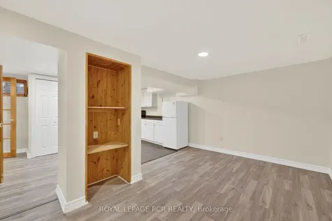 758 Beman Drive Newmarket ON L3Y 4Z2