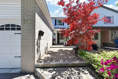 758 Beman Drive Newmarket ON L3Y 4Z2