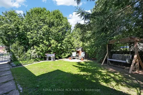 758 Beman Drive Newmarket ON L3Y 4Z2