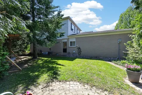 758 Beman Drive Newmarket ON L3Y 4Z2