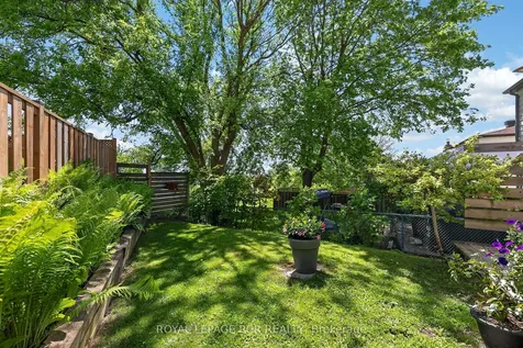 758 Beman Drive Newmarket ON L3Y 4Z2