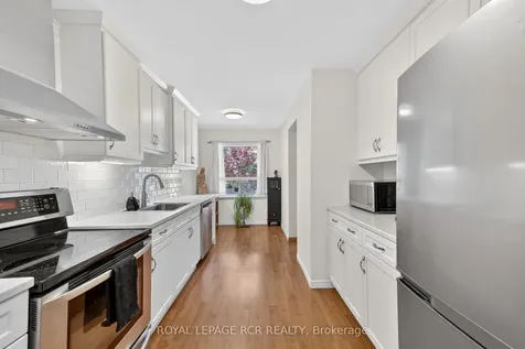 758 Beman Drive Newmarket ON L3Y 4Z2