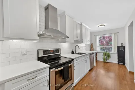 758 Beman Drive Newmarket ON L3Y 4Z2