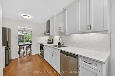 758 Beman Drive Newmarket ON L3Y 4Z2