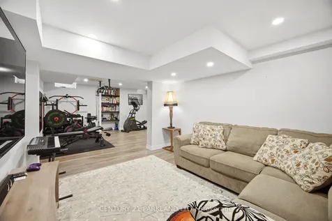62 James Mccullough Road Whitchurch-stouffville ON L4A 0Z3