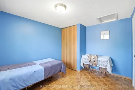 10 Ashcroft Court Vaughan ON L4L 1H2