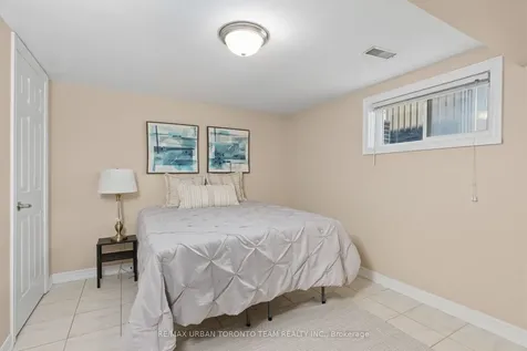 82 Button Road Vaughan ON L4L 1J8