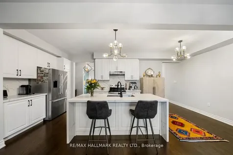 7 Carratuck Street East Gwillimbury ON L9N 0S5