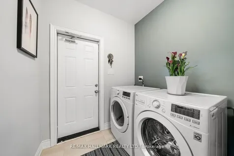 7 Carratuck Street East Gwillimbury ON L9N 0S5